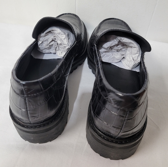 Everlane Black Croc-Embossed Loafers - Picture 4 of 12